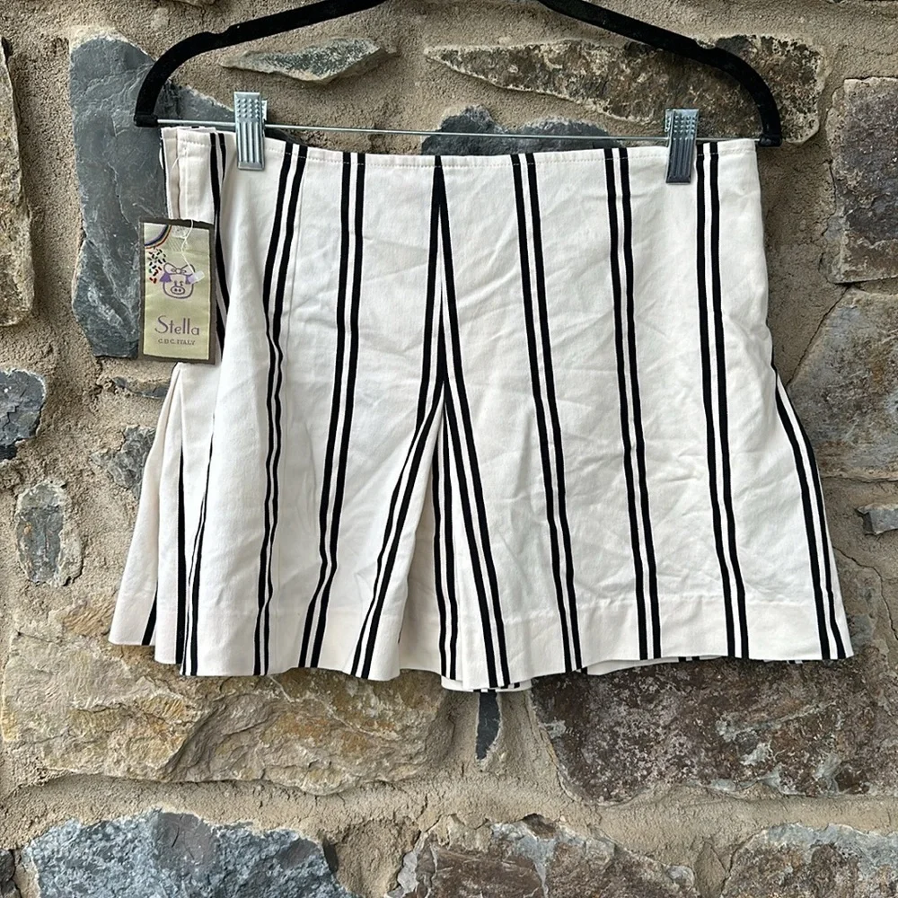 NWT Stella Women's Size 8 Beige Striped Origami Shorts Button Closure